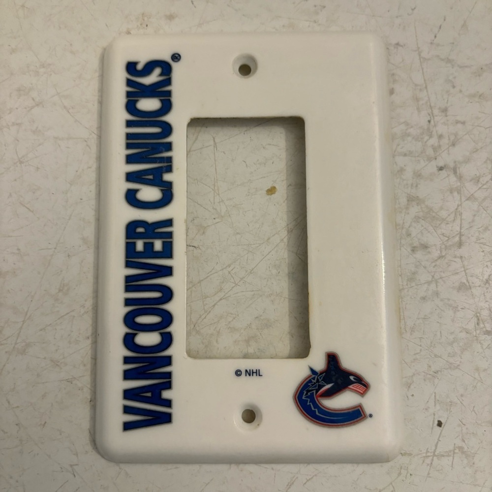 💥5/$25 NHL Vancouver Canucks light switch plate cover